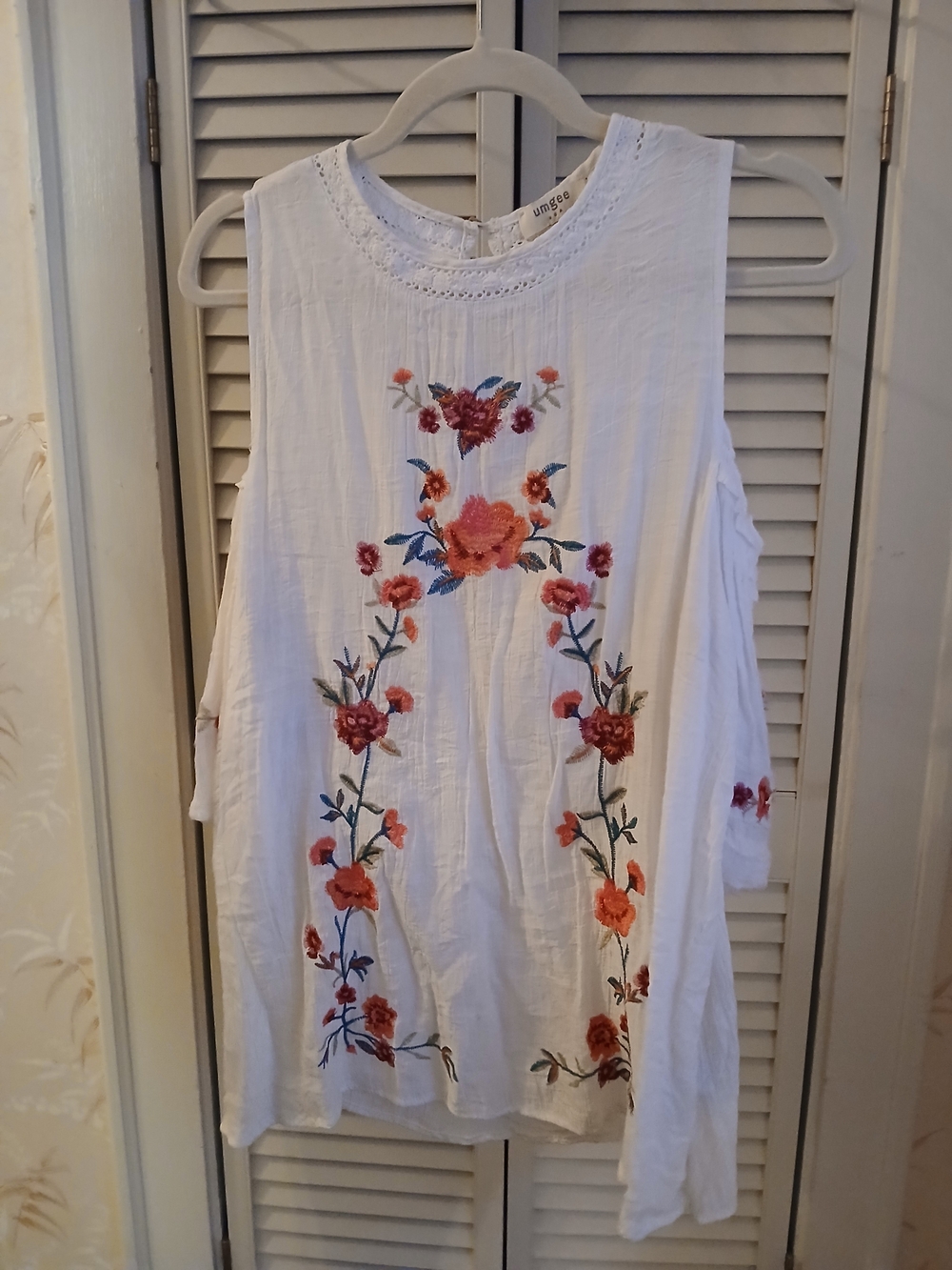 Umgee White Sleeveless Tunic with Orange & Red Floral Embroidery